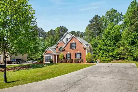 7145 Glen Cove Ln, Stone Mountain, GA 30087