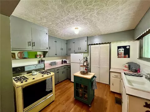 Kitchen - 16 Highway 162, Covington, GA 30016 photo 2 of 4