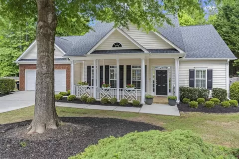 106 Avondale Cir, Newnan, GA 30265