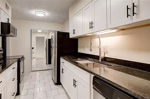 725 Dalrymple Rd #3A, Atlanta, GA 30328