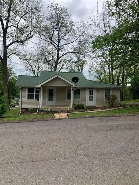 282 Martin St, Dahlonega, GA 30533