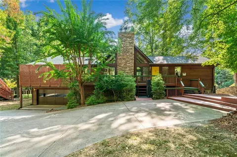 243 Lakewood Dr, Waleska, GA 30183