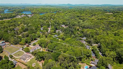 1556 Blue Ridge Dr NE, Gainesville, GA 30501