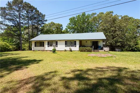 3024 Jackson Lake Rd, Mansfield, GA 30055