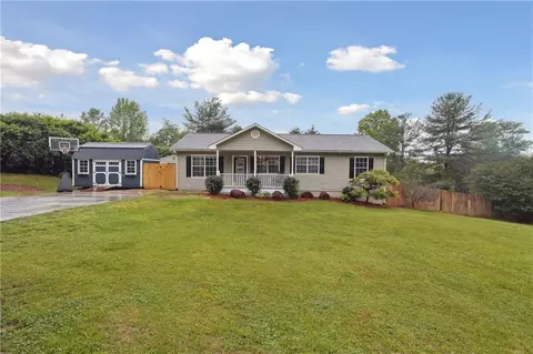 90 Dawson Trce, Dawsonville, GA 30534