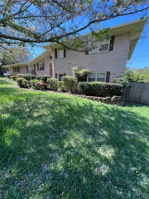 1380 N Hicks Cir N, Conyers, GA 30012