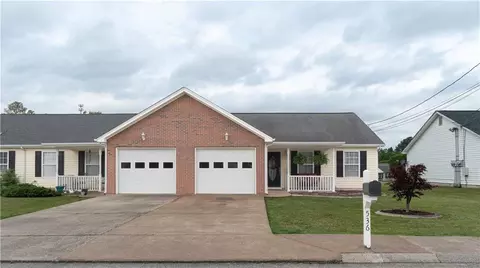 536 Flagstone Dr, Rossville, GA 30741