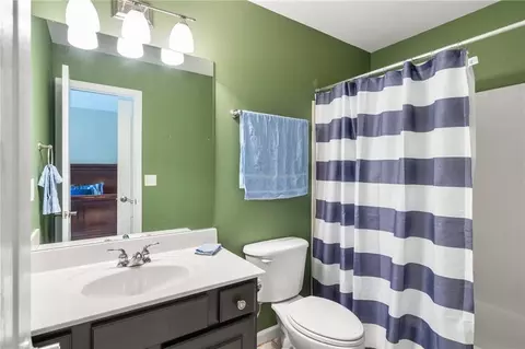 Bath - 520 Sentry Ridge Xing, Suwanee, GA 30024 photo 7 of 8