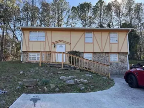 1912 Young Rd, Lithonia, GA 30058