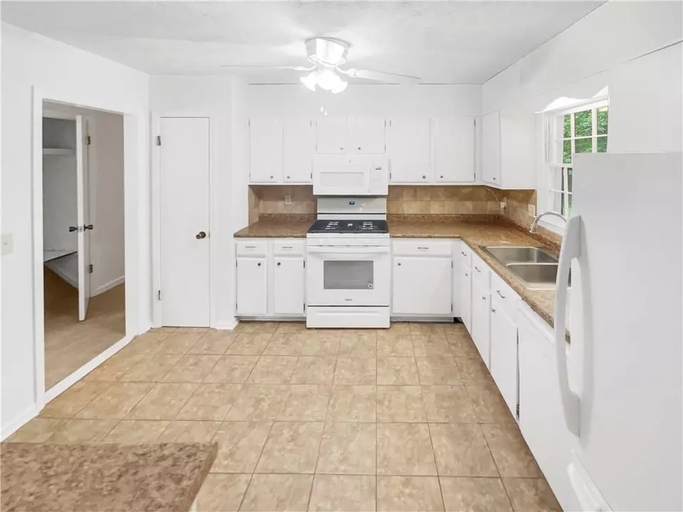  3696 Fairlane Dr, Douglasville, GA 30135 photo 12