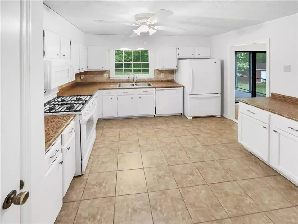  3696 Fairlane Dr, Douglasville, GA 30135 photo 7