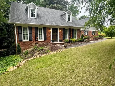1735 Kings Down Cir, Atlanta, GA 30338