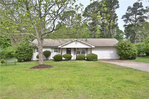 5536 Farm House Ln, Oakwood, GA 30566