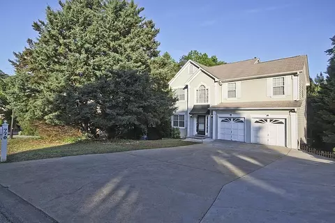 770 Walnut Creek Dr NW, Lilburn, GA 30047