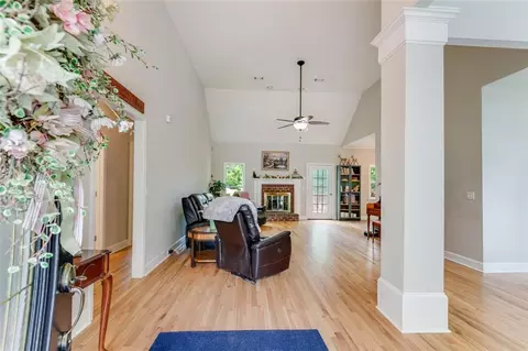 32 Brandy Ct, Carrollton, GA 30117