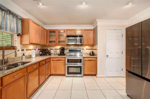 Kitchen - 13222 Cooper Ct, Hampton, GA 30228 photo 1 of 3