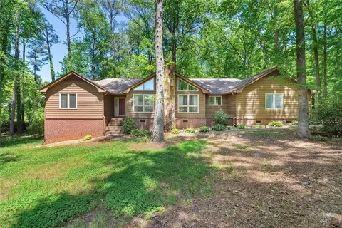 630 Knollwood Cir SE, Conyers, GA 30094