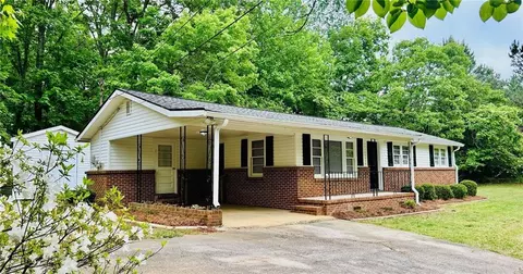 1521 Pine Valley Rd, Gainesville, GA 30501