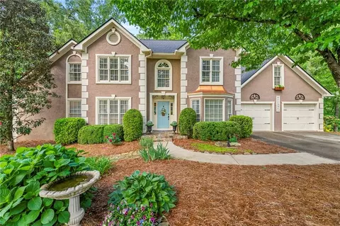 170 Riding Trail Ct, Roswell, GA 30075