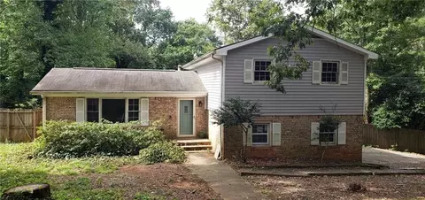 377 W Wind Dr SW, Lilburn, GA 30047