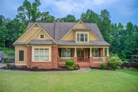 553 Hunting Hills Dr, Braselton, GA 30517