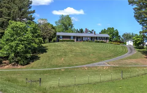 795 Mount Pleasant Rd, Rydal, GA 30171