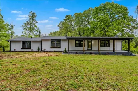 1377 Millers Mill Rd, Stockbridge, GA 30281
