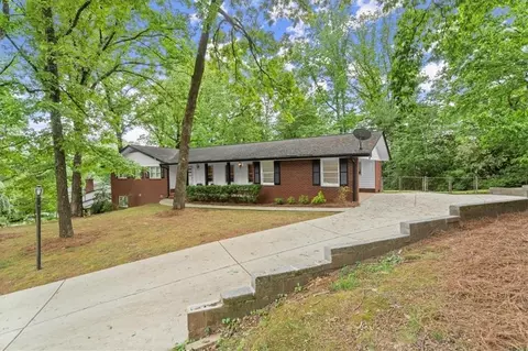5040 Wickford Way, Dunwoody, GA 30338