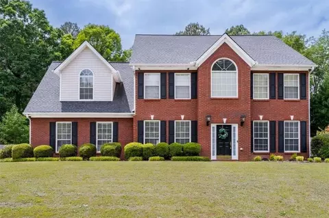 1025 Spanish Moss Ln, Lawrenceville, GA 30045