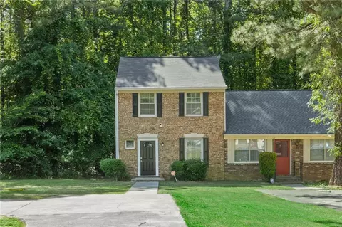 7169 Williamsburg Dr, Riverdale, GA 30274