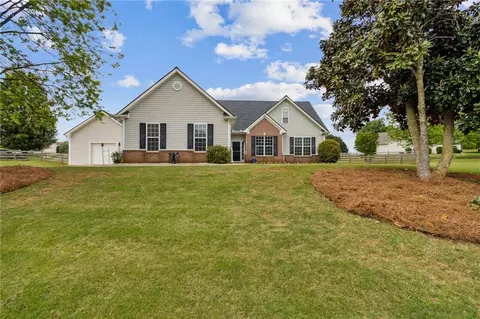 92 Bailey Dr, Jefferson, GA 30549