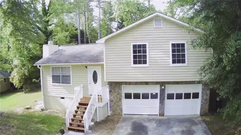 3725 Ferncliff Rd, Snellville, GA 30039