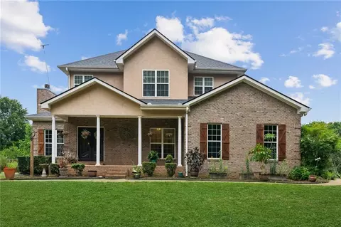 8665 Davis St, Braselton, GA 30517