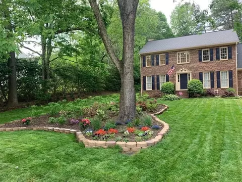 2581 Meadowglen Trl, Snellville, GA 30078