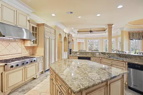 Kitchen - 6020 E Andechs Smt, Johns Creek, GA 30097 photo 4 of 6