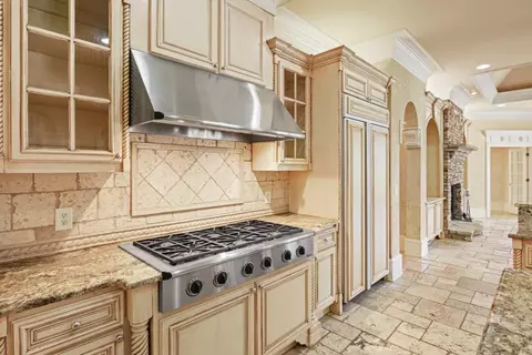 Kitchen - 6020 E Andechs Smt, Johns Creek, GA 30097 photo 5 of 6