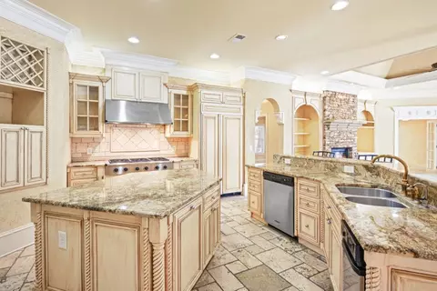 Kitchen - 6020 E Andechs Smt, Johns Creek, GA 30097 photo 3 of 6
