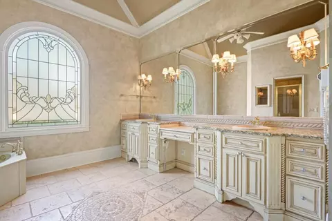 Bath - 6020 E Andechs Smt, Johns Creek, GA 30097 photo 5 of 7