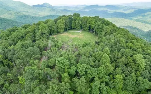 162 Eagles Ln, Ellijay, GA 30540