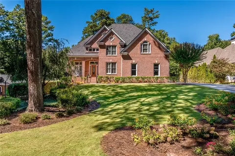 2454 Fairoaks Rd, Decatur, GA 30033