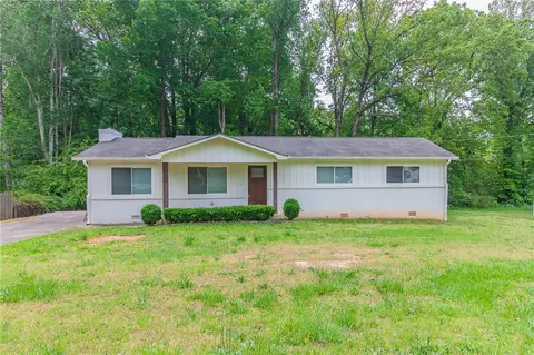 4841 Shady Rest Dr, Powder Springs, GA 30127