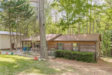2863 Melanie Ln, Douglasville, GA 30135