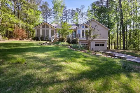7005 Tara Dr, Villa Rica, GA 30180