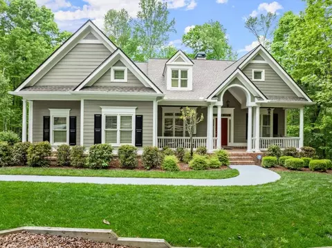 264 Crooked Tree Dr, Dawsonville, GA 30534