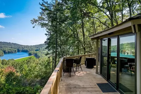 65 Treetopper Cir, Big Canoe, GA 30143