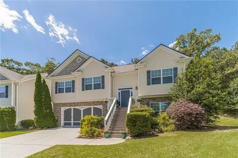 768 Austin Creek Dr, Buford, GA 30518