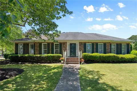 1597 Fair Oaks Ln, Snellville, GA 30078