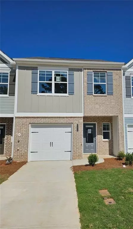 11610 Chatham Dr, Hampton, GA 30228