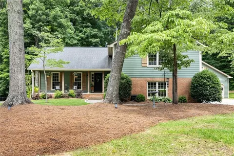 4721 Crest Knoll Dr SE, Mableton, GA 30126