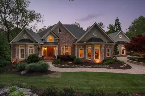 2620 Falls Overlook Dr, Cumming, GA 30041